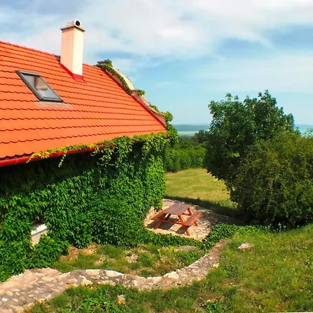 Katti Balaton Vaszoly